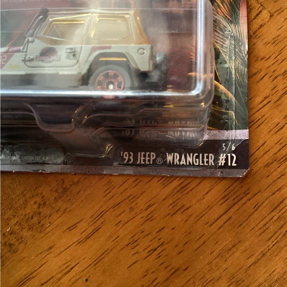Pair of Two Jurassic World Legacy Collection Matchbox Cars - Picture 7 of 8